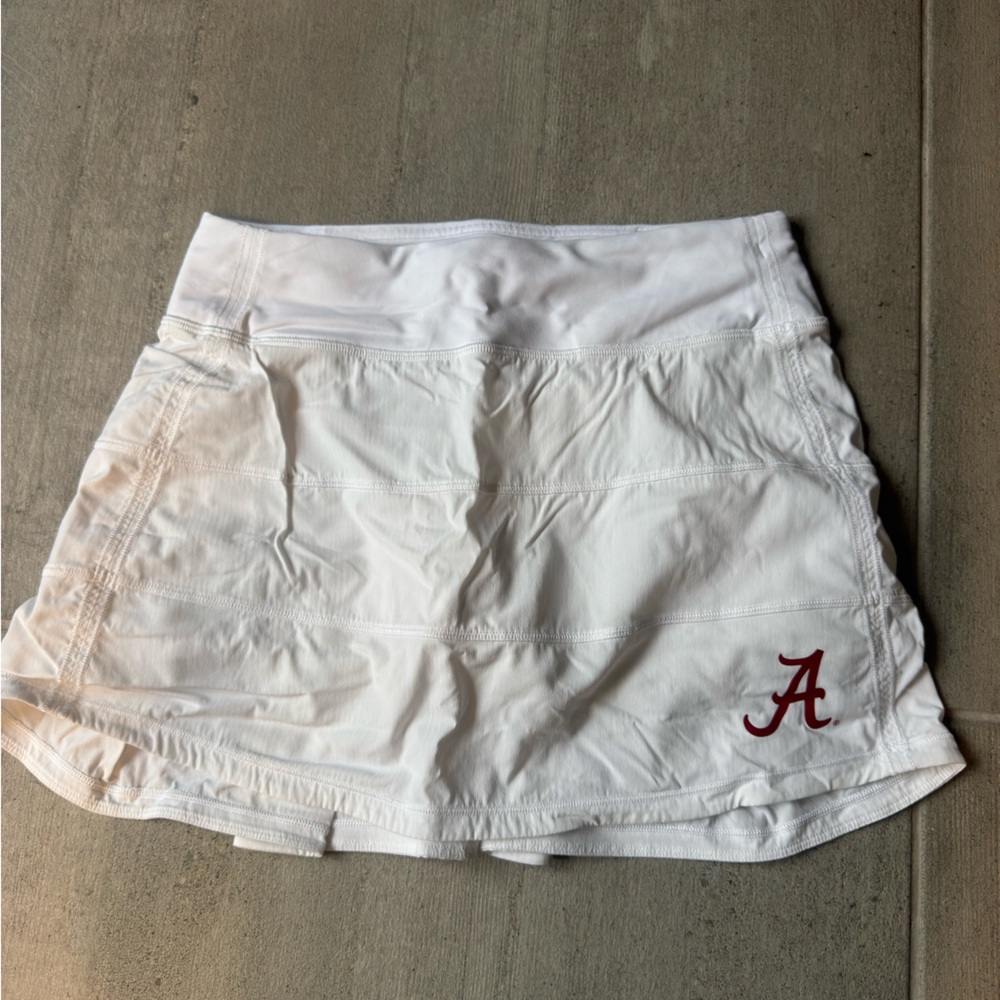 Lululemon White pace rival skirt with Alabama A